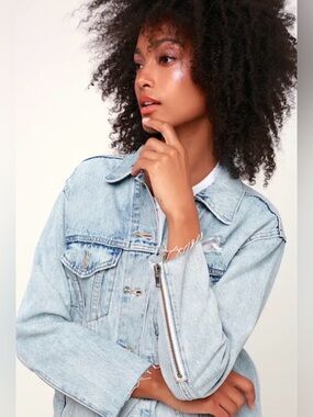 Ex-Boyfriend Zip Sleeve Trucker Light Wash Denim Jacket